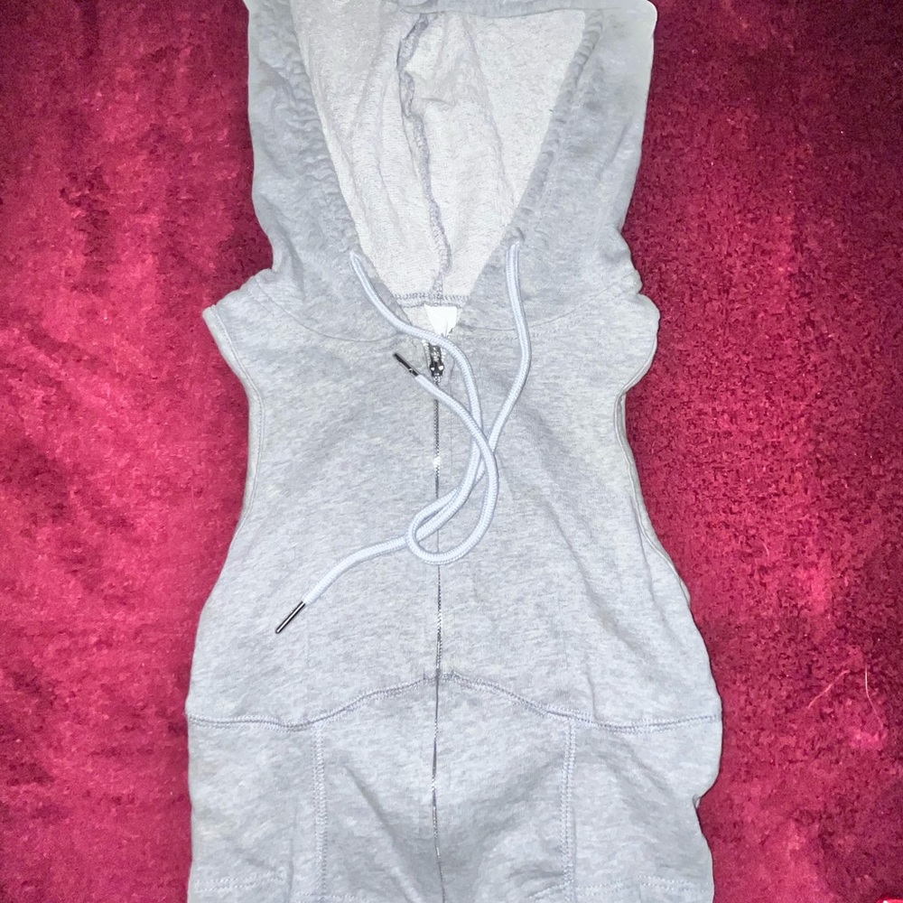 Casual Gray Ribbed Sleeveless Zip-Up Hoodie